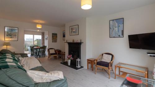 Ballycastle House | Strand Cottages Ballycastle Seafront