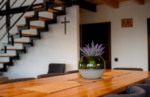 Canton 10 House | Strane