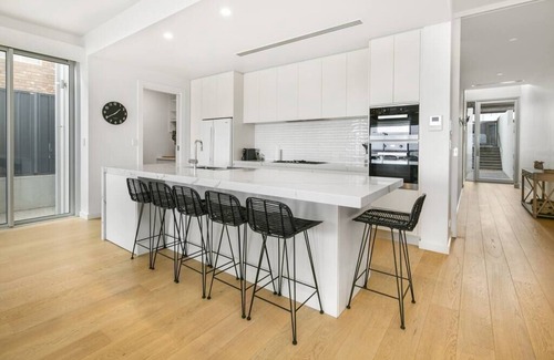 Port Elliot House | Strangeways Stays! -Slps 10, 4 Bdrm, Oceanview