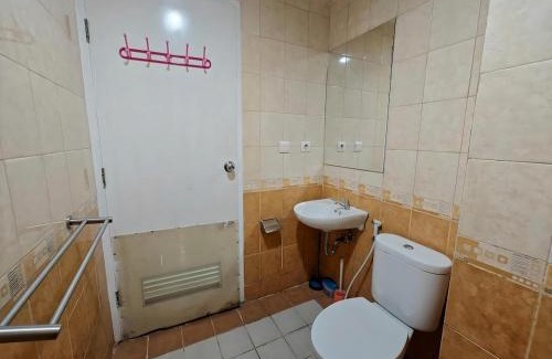 Kelapa Gading Barat Apartment | Strategic 2BR Gading MOI Apt with Wi-Fi, Pool & Gym by 2ndHome