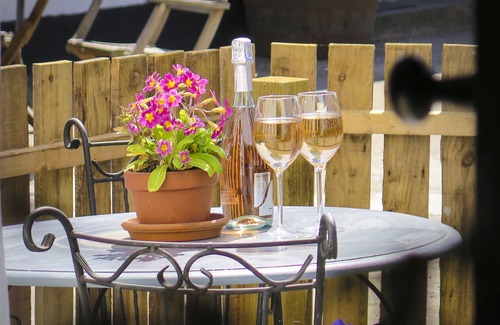 Hele Cottage | Strawfields. Fantastic rural location. Close to beaches. Games barn and Alpacas.