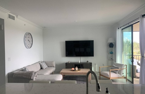 Lakewood Ranch Condo | Striking 3rd floor 2/bed, 2/bath condo with golf & lake view