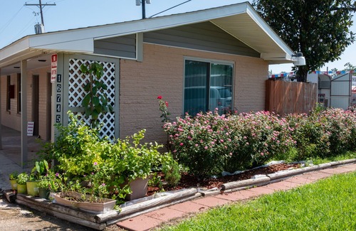 Park Forest - LA North House | Studio, 1 King Bed, Kitchenette - Non-Smoking