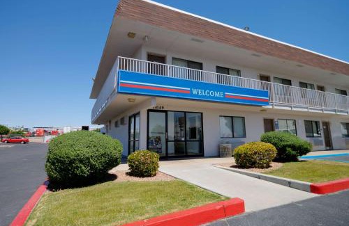 Biggs Field Hotel | Studio 6-El Paso, TX - East