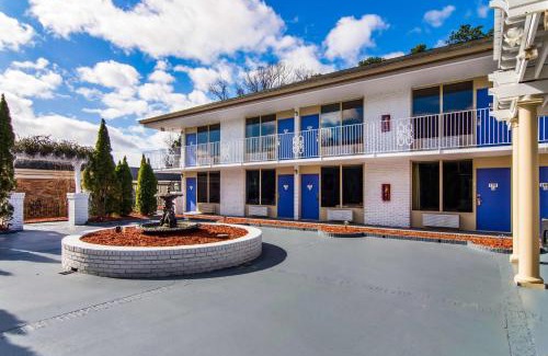 LaGrange Hotel | Studio 6 LaGrange