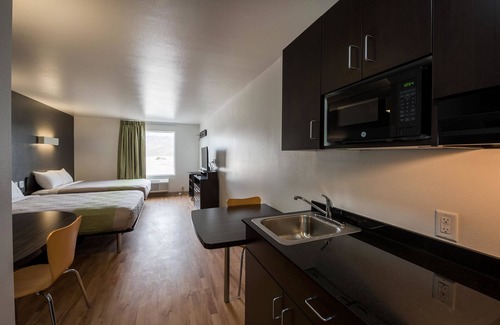 Sparks Hotel | Studio 6 Mccarran, NV - Sparks - Tahoe - Reno Industrial Center