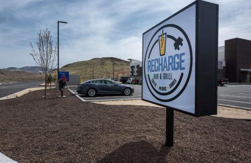 Sparks Hotel | Studio 6-Mccarran, NV - Sparks - Tahoe - Reno Industrial Center