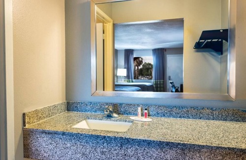 Opelousas Hotel | Studio 6 Opelousas, LA