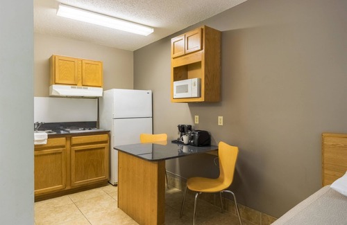 Statesboro Hotel | Studio 6 Statesboro, GA