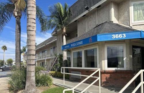 La Sierra Hotel | Studio 6 Suites - Riverside, CA South