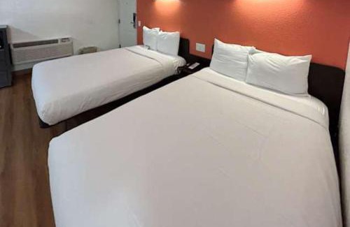 La Sierra Hotel | Studio 6 Suites - Riverside, CA South