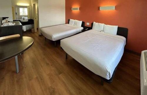 La Sierra Hotel | Studio 6 Suites - Riverside, CA South