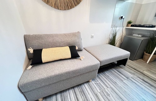 Paros Apartment | Studio 'Aeolian Blu 3' with Sea View, Wi-Fi and Air Conditioning