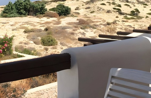 Pachena Apartment | Studio 'Aktaia' with Shared Garden, Wi-Fi and Air Conditioning