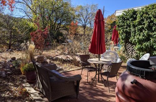 Northeast Santa Fe Apartment | Studio apartment 15 minute walk to plaza