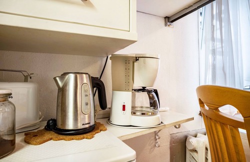 Franken Siedlung Apartment | Studio Apartment 'Ferienzimmer Norbi Stralsund' with Private Terrace and Wi-Fi