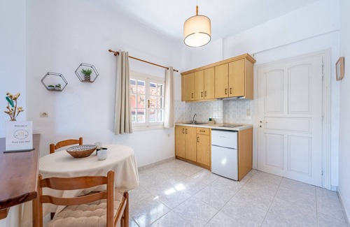 Astrakeri Apartment | Studio Apartment 'GRAND 1' with Sea View, Wi-Fi and Air Conditioning