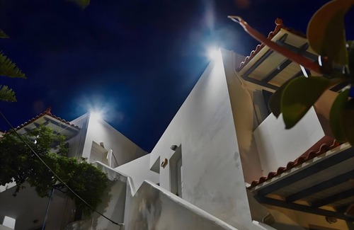 Gavrio Apartment | Studio Apartment 'Irene 6 Deluxe Double 4' with Sea View, Wi-Fi and Air Conditioning