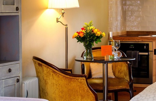 Thetford Apartment | Studio Apartment ! nQuintessentially Quaint & Quirky