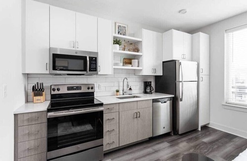 Cole-Noble District Apartment | Studio Apt in the Center of Downtown by Cozysuites