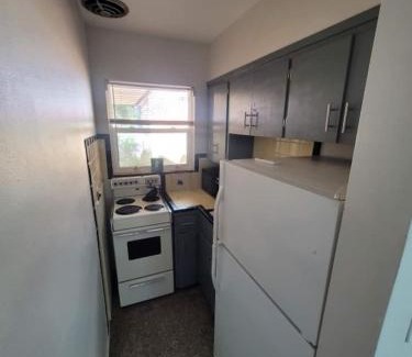 Crescent Lake Apartment | Studio Apt Near DownTown