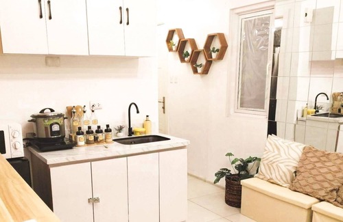 Diliman Condo | Studio bedroom in Circulo Verde near Eastwood Quezon city. Pet-Friendly!