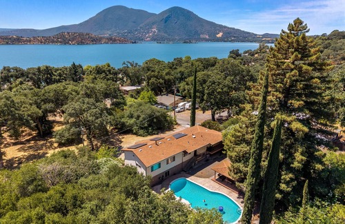 Clear Lake House | Studio by the Lake | Pool & Boat Parking