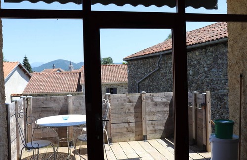 Saint-Laurent-de-Neste Apartment | Studio Cosy + Balcon Avec vue sur les Pyrénées !