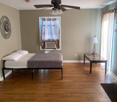 Lake Ozark House | Studio C Sleep 6- Bachelor/Bachelorette Parties!