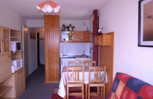 Le Pleynet Apartment | Studio cabine cosy avec balcon, 400m des pistes, casier à skis, proche commerces et remontées mécaniques. - FR-1-557A-15