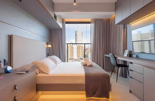 Graca Apartment | Studio com Rooftop e Piscina com vista para a Baia de Todos os Santos, Portaria 24 Hr, Estacionamento, Wi-fi 433Mbps, Cozinha Compacta, a 1 km da Praia e a 3 km do Farol da Barra e do Pelourinho