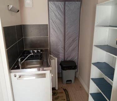 Saint-Assiscle House | Studio cosy, tout équipé, WI-FI proche Clinique Saint-Pierre