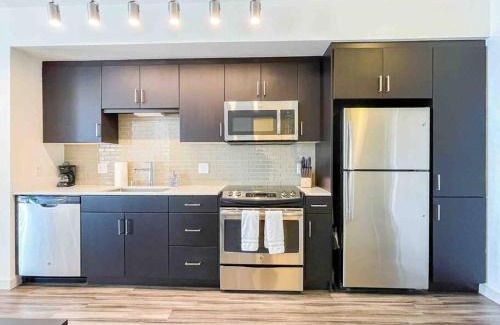 Downtown Los Angeles Apartment | Studio Downtown Walk to Convention Center