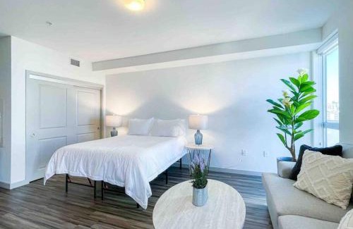 Downtown Los Angeles Apartment | Studio Downtown Walk to Convention Center