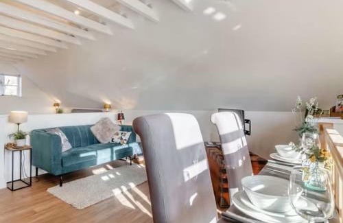 Diss Apartment | Studio Flat in Heritage Triangle, Diss