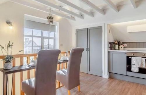 Diss Apartment | Studio Flat in Heritage Triangle, Diss