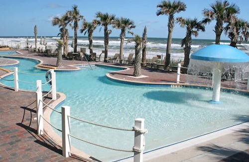 Bostroms House | STUDIO FOR 2~ BEACH FRONT RESORT~AMAZING VIEWS~PIER FISHING BOATING POOLS & MORE