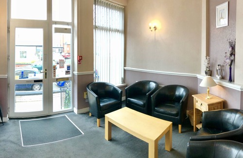 North Shore Apartment | Studio for 2 (ground floor) in fashionable North Shore