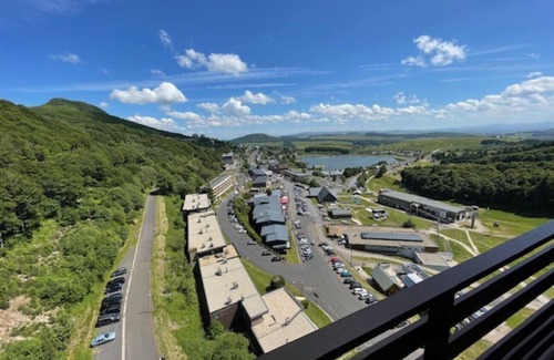 Besse-et-Saint-Anastaise Apartment | STUDIO AU COEUR DE LA STATION DE SUPER - BESSE 173 TB