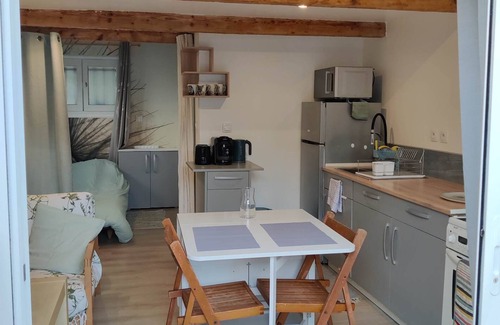 Saint-Andre-de-Sangonis Apartment | Studio Indépendant