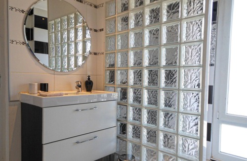 Quartier Chorier-Berriat Apartment | STUDIO GARE *, 40m2, QUIET, RENOVATED, HIGH FLOOR, MAGNIFICENT VIEW