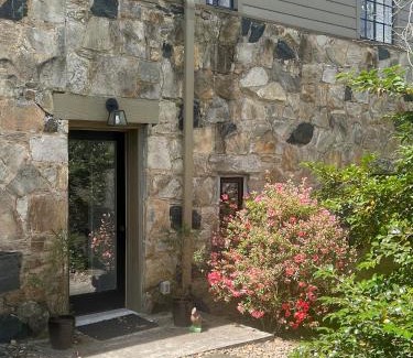 Lynn Apartment | Studio Guest Suite in Forest Cottage