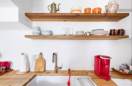 Lynn Apartment | Studio Guest Suite in Forest Cottage