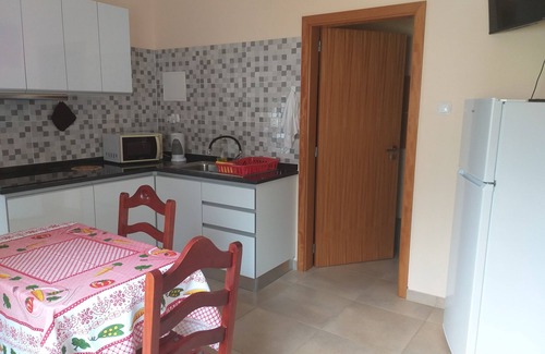 Porto Moniz Apartment | Studio Maria Mar 5 min walk, from the beach black sand