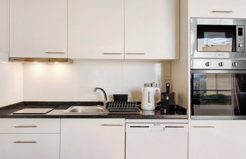 Porto Moniz Apartment | Studio 'Ninho Gaivota' with Breathtaking Sea View, A/C, Wi-Fi & Balcony