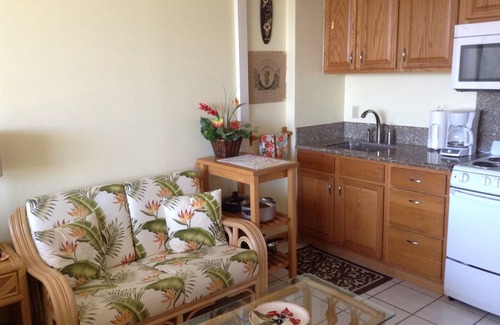 Waikiki Condo | Studio on 19th Floor. Diamond Head & Ocean Views