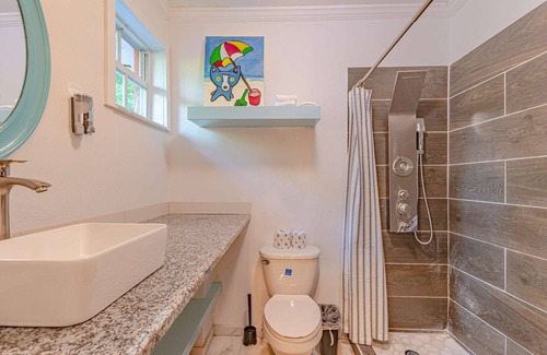 Gambier Apartment | Studio Peach at Viking Hill Resort with Pool