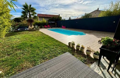 Les Pennes-Mirabeau Apartment | Studio privé attenant Villa Piscine