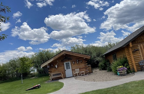 Dillon Apartment | Studio Style Cabin - In the heart of all things outdoors