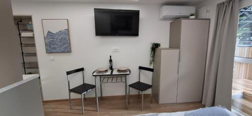 Skofja Loka Apartment | Studio Suha living